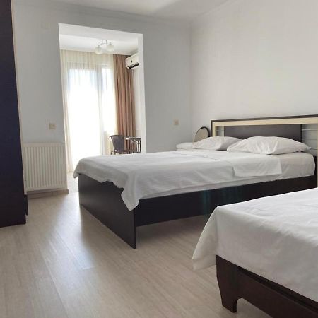Gulnasi'S Guesthouse バトゥーミ エクステリア 写真