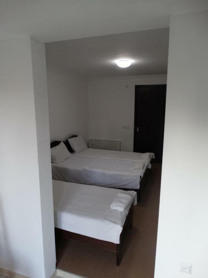 Gulnasi'S Guesthouse バトゥーミ エクステリア 写真